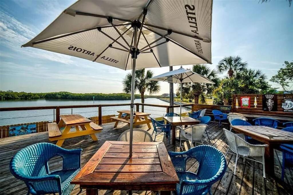 Bay View, Studio206, Beach Steps Away! Pool+Wifi Ruskin Exteriér fotografie