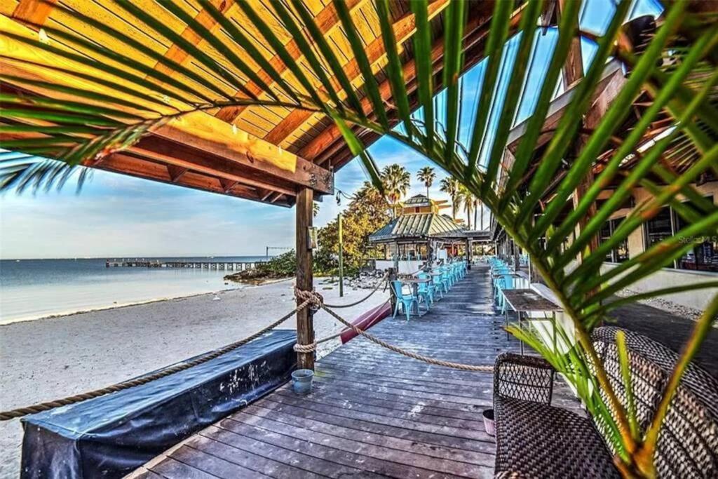Bay View, Studio206, Beach Steps Away! Pool+Wifi Ruskin Exteriér fotografie