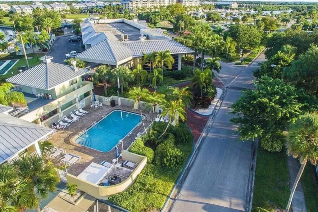 Bay View, Studio206, Beach Steps Away! Pool+Wifi Ruskin Exteriér fotografie