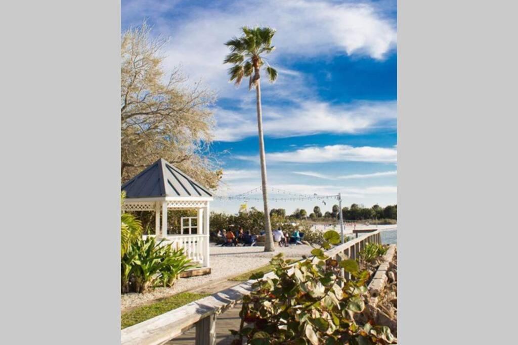 Bay View, Studio206, Beach Steps Away! Pool+Wifi Ruskin Exteriér fotografie