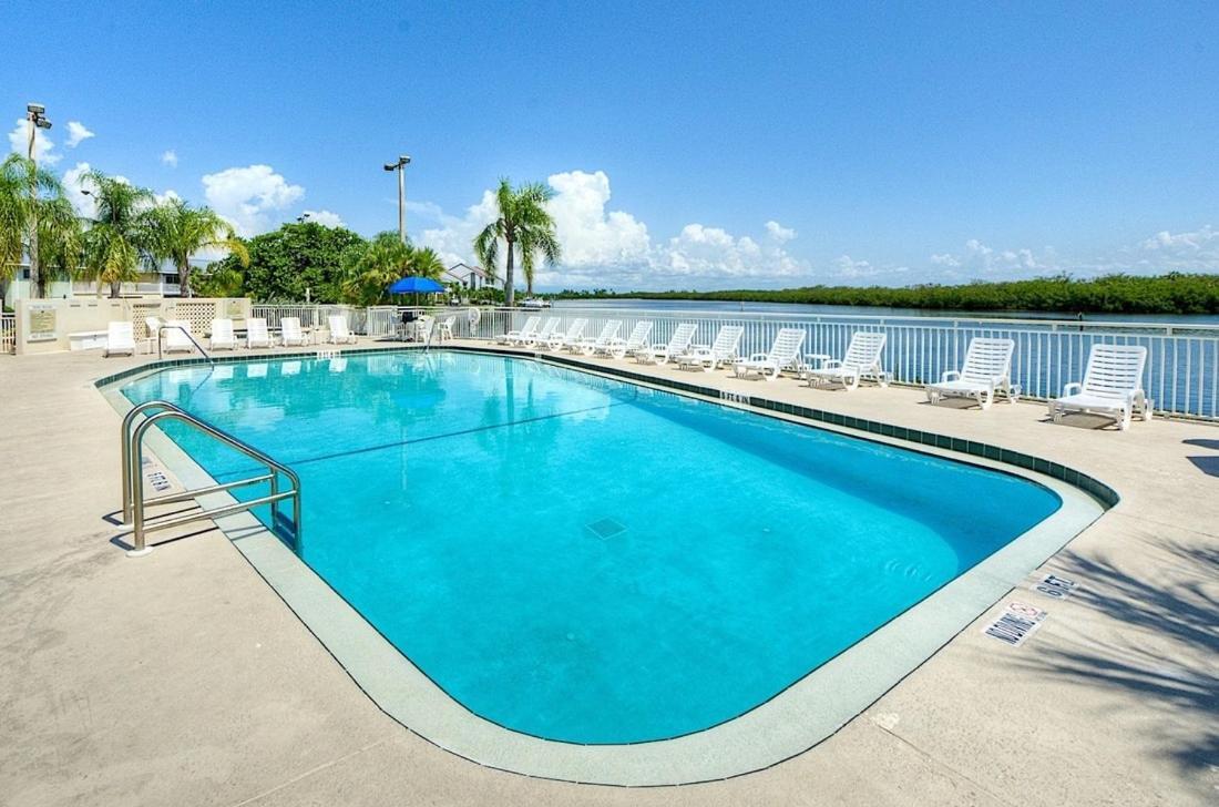 Bay View, Studio206, Beach Steps Away! Pool+Wifi Ruskin Exteriér fotografie