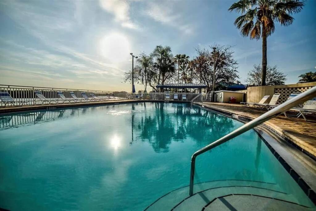 Bay View, Studio206, Beach Steps Away! Pool+Wifi Ruskin Exteriér fotografie