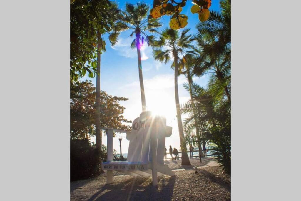 Bay View, Studio206, Beach Steps Away! Pool+Wifi Ruskin Exteriér fotografie