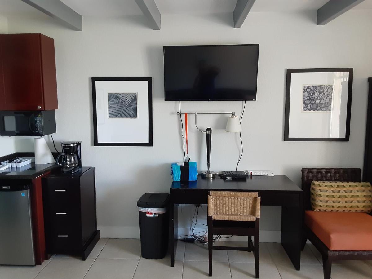 Bay View, Studio206, Beach Steps Away! Pool+Wifi Ruskin Exteriér fotografie